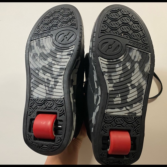 Kids Black and Red Heelys - Picture 3 of 4